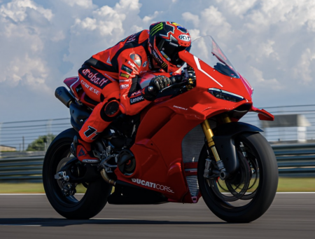 Мотоцикл Ducati Panigale V4 "Огненный клык"