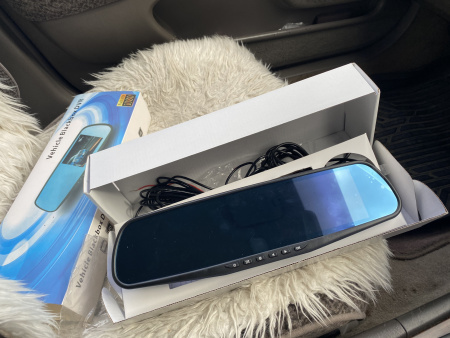 Видеорегистратор-зеркало Vehicle blackbox dvr