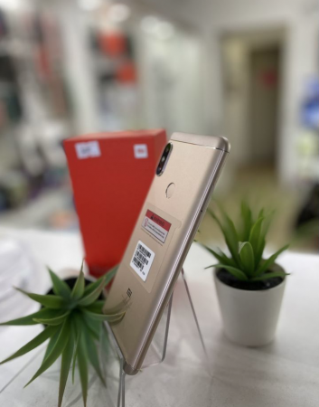Xiaomi Redmi Note 5 4/64 ГБ Золотой (новый)