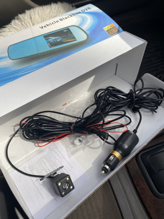 Видеорегистратор-зеркало Vehicle blackbox dvr