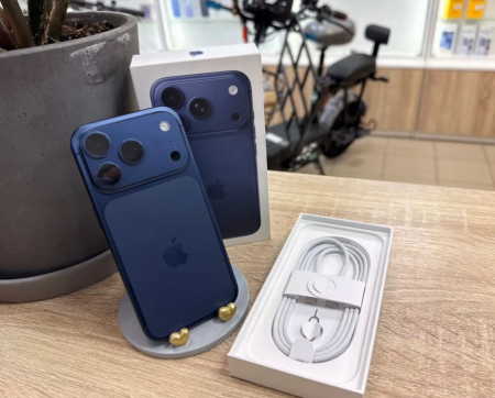 iPhone 17 Pro, 256 ГБ, SIM + eSIM